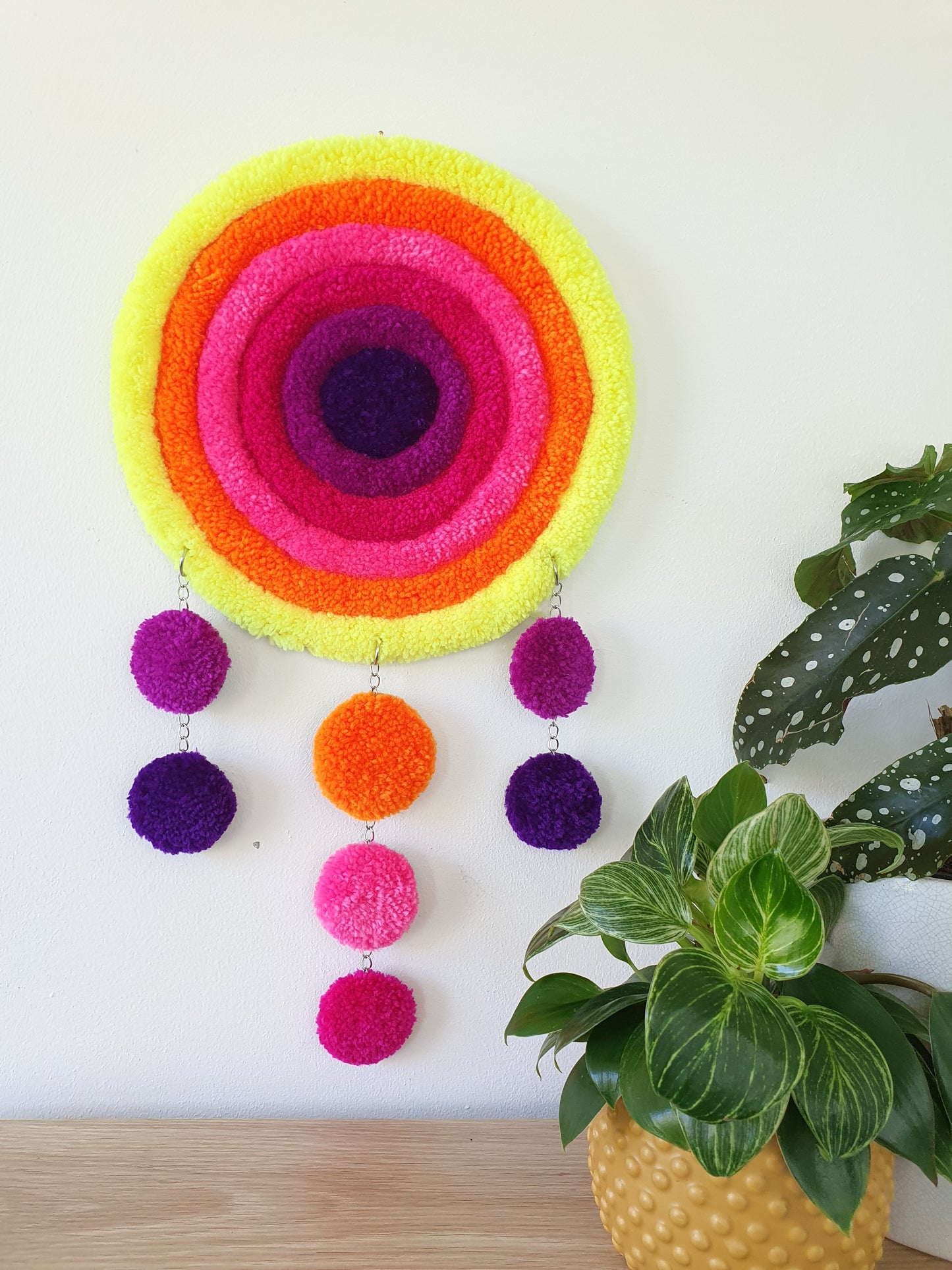 Rippled round neon wall hanging